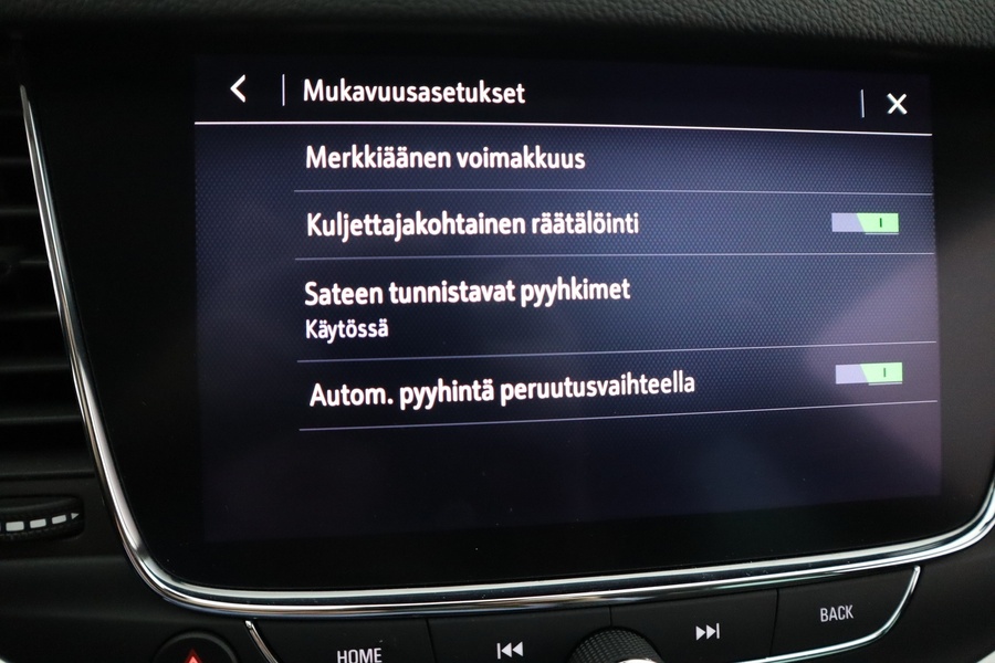 Opel Astra vaihtoauto