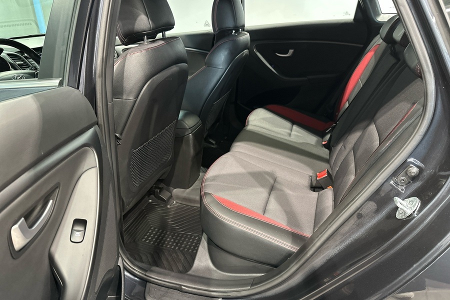 Hyundai i30 5d vaihtoauto