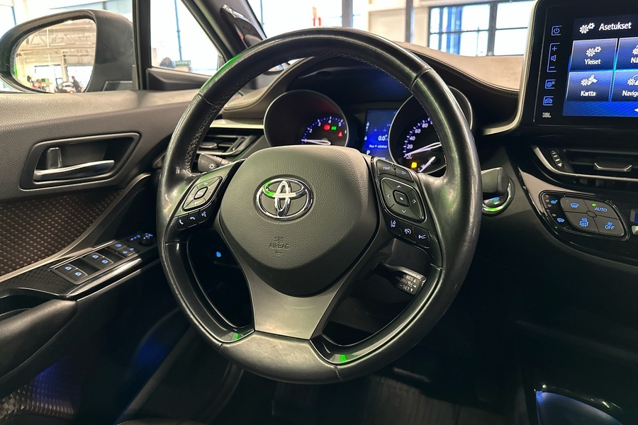 Toyota C-HR vaihtoauto