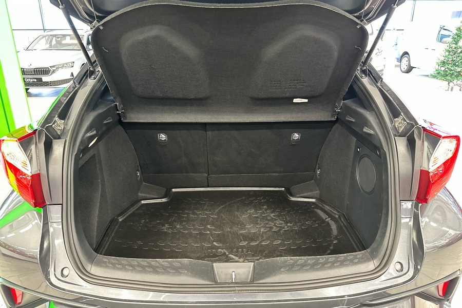 Toyota C-HR vaihtoauto