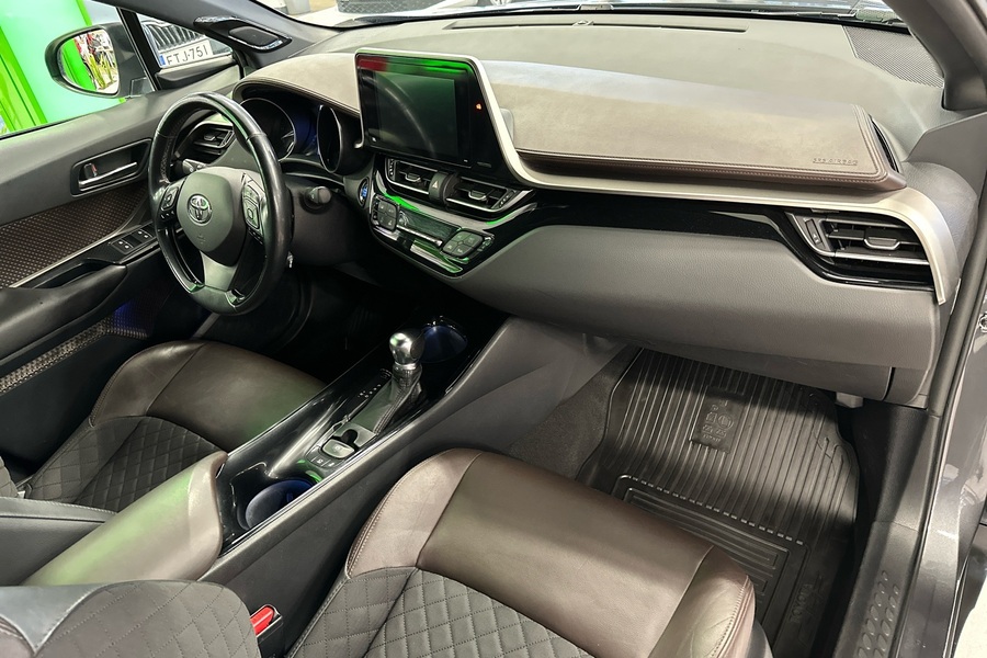 Toyota C-HR vaihtoauto