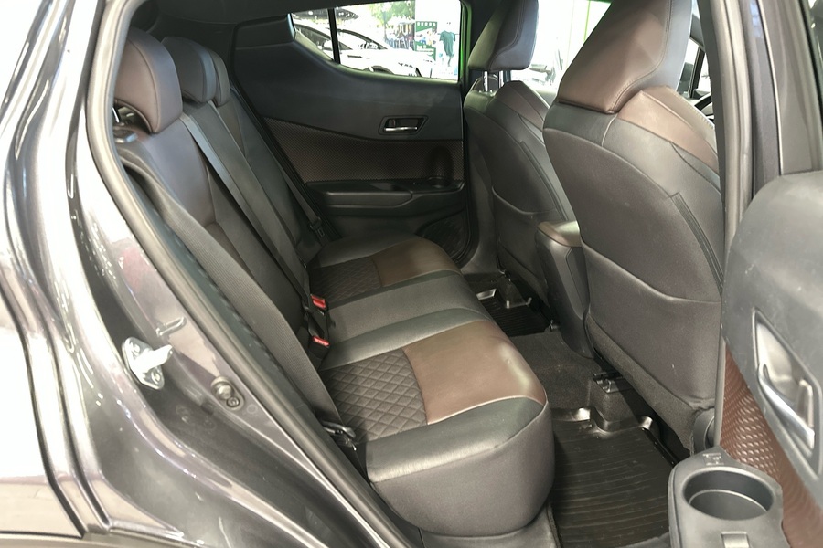 Toyota C-HR vaihtoauto