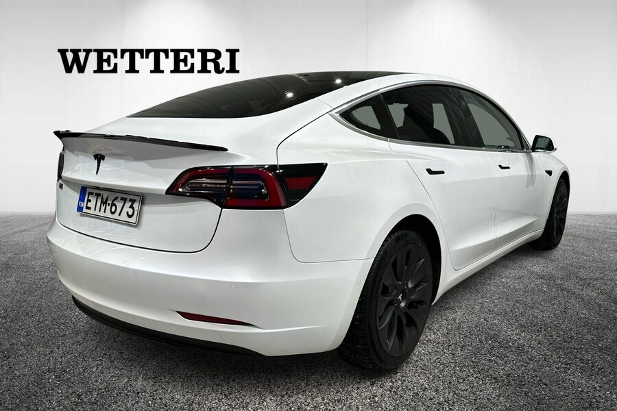 Tesla Model 3 vaihtoauto