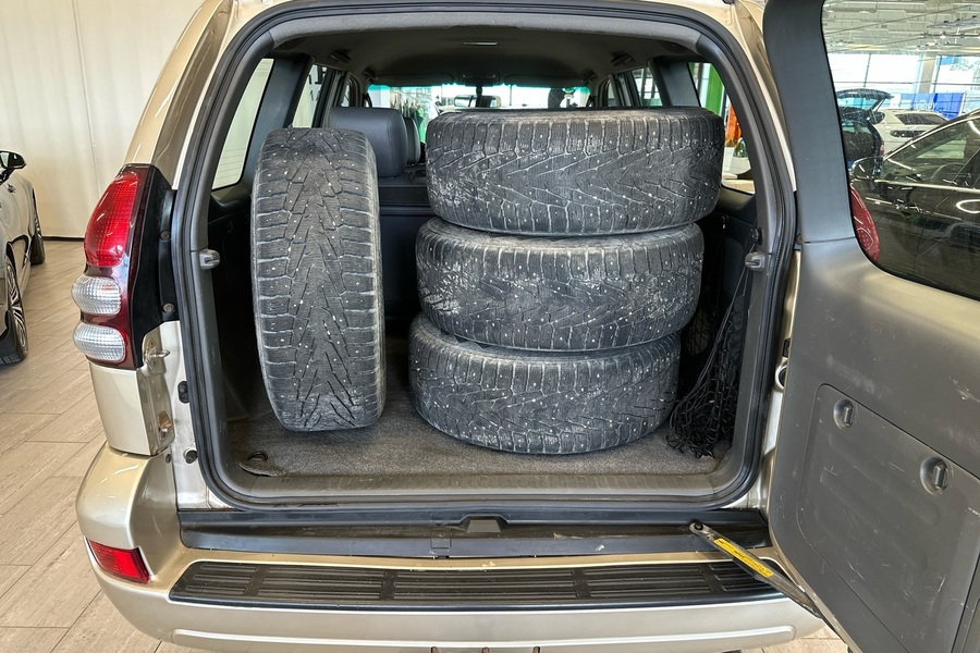 Toyota Land Cruiser vaihtoauto