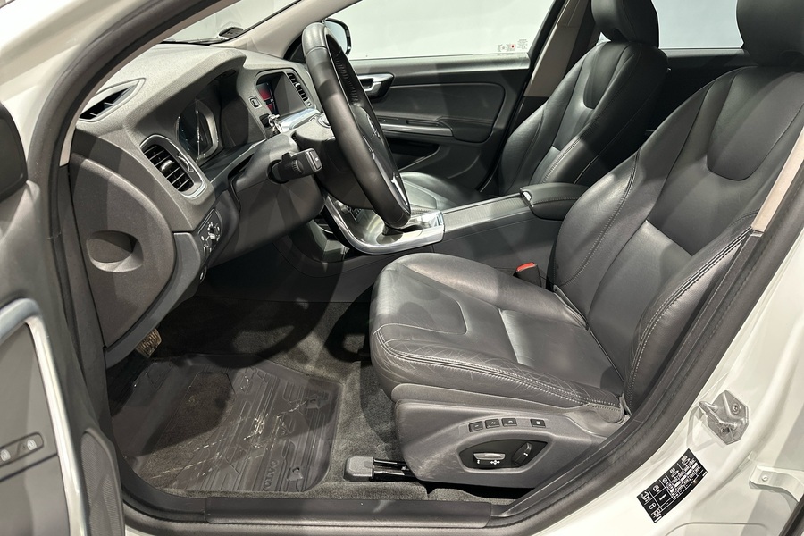 Volvo V60 Cross Country vaihtoauto