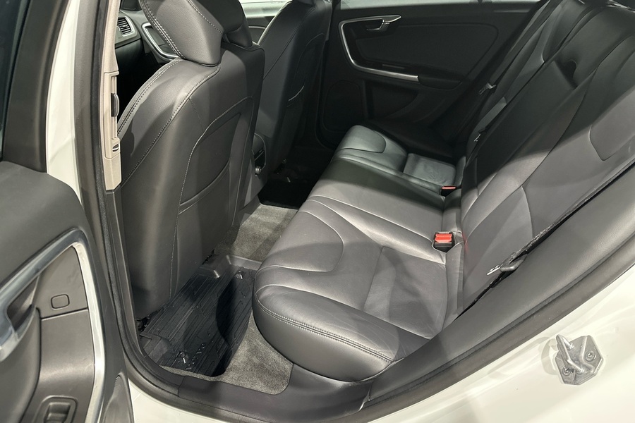 Volvo V60 Cross Country vaihtoauto