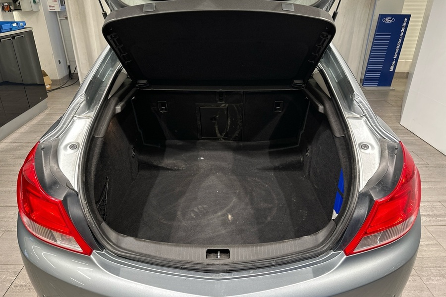 Opel Insignia vaihtoauto