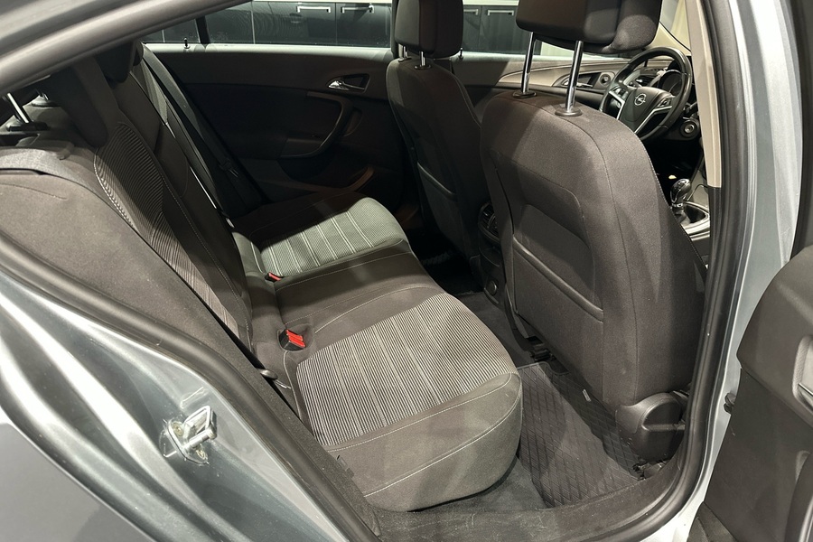 Opel Insignia vaihtoauto