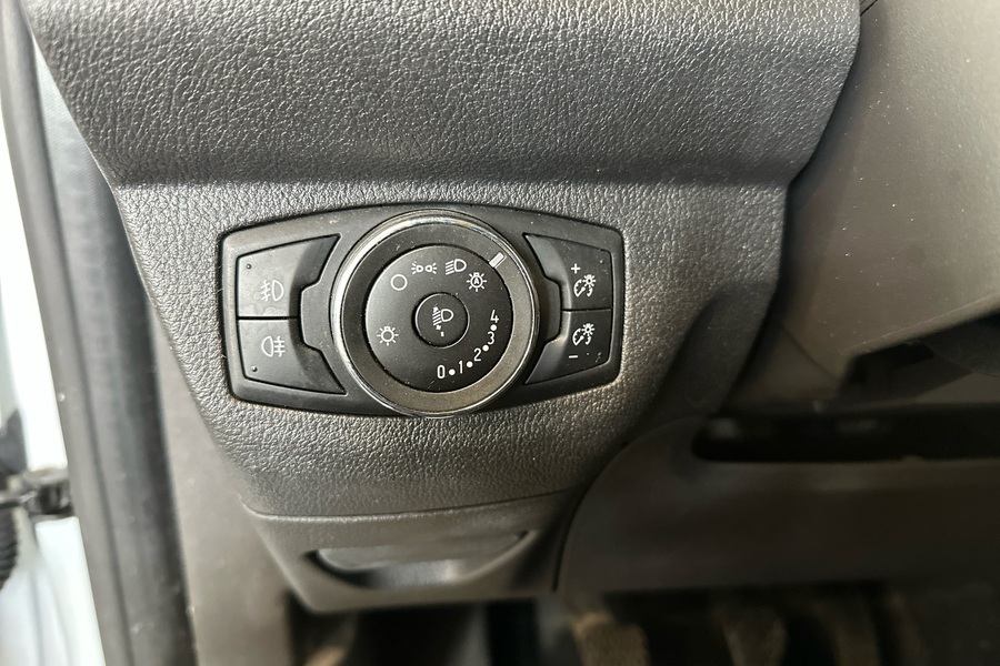 Ford Transit Courier vaihtoauto