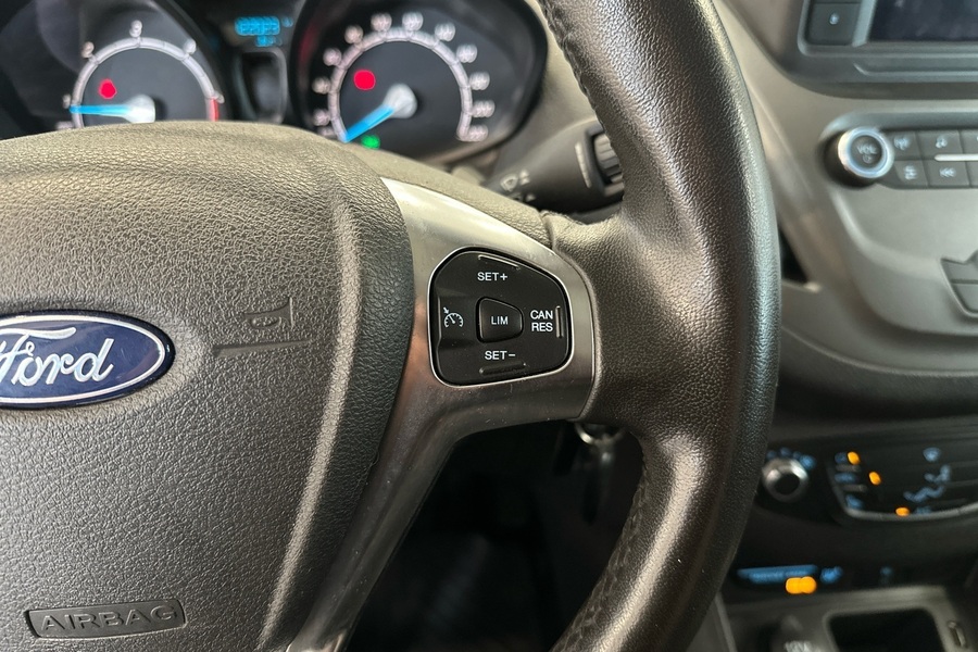 Ford Transit Courier vaihtoauto