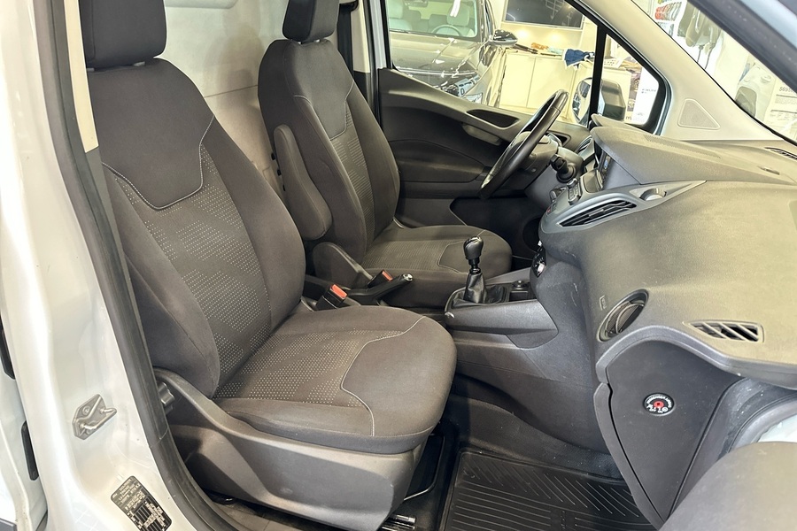 Ford Transit Courier vaihtoauto