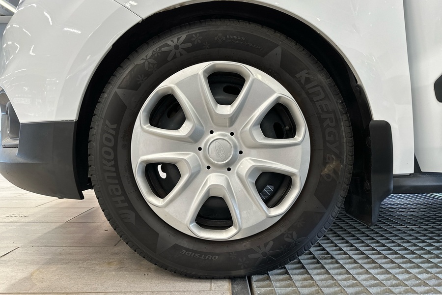 Ford Transit Courier vaihtoauto