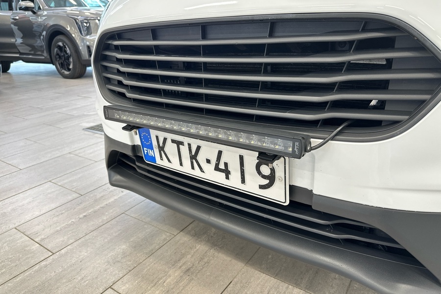 Ford Transit Courier vaihtoauto