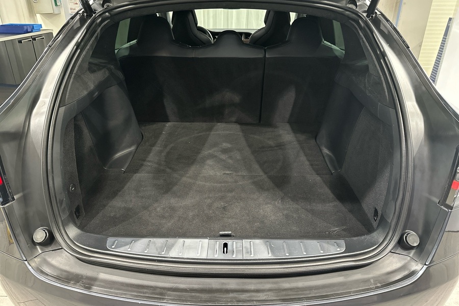 Tesla Model X vaihtoauto