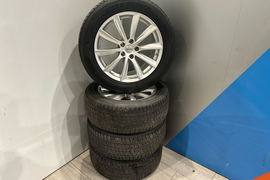 Tesla Model X vaihtoauto