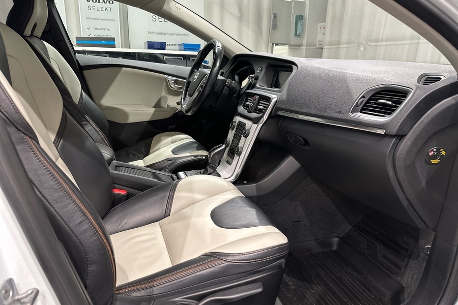 Volvo V40 Cross Country vaihtoauto