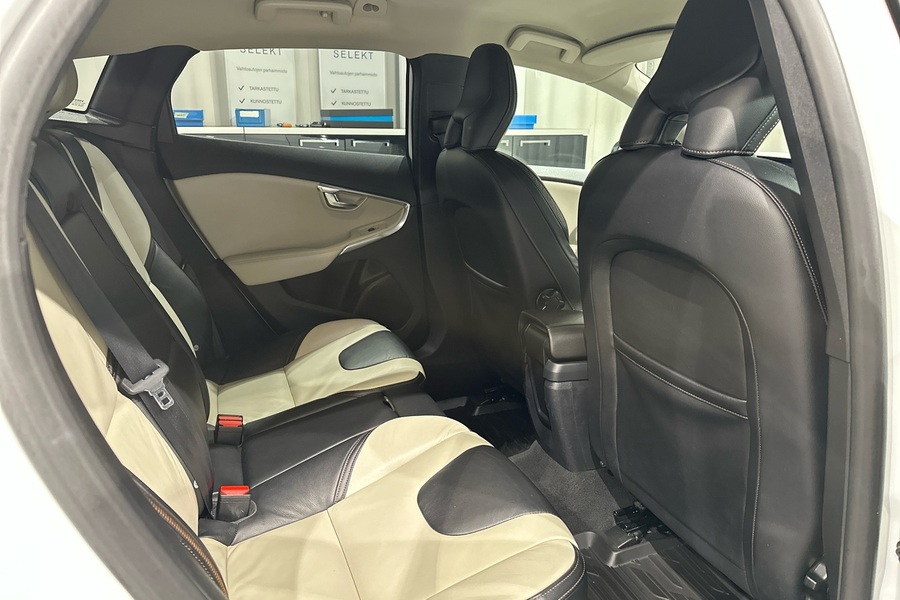 Volvo V40 Cross Country vaihtoauto