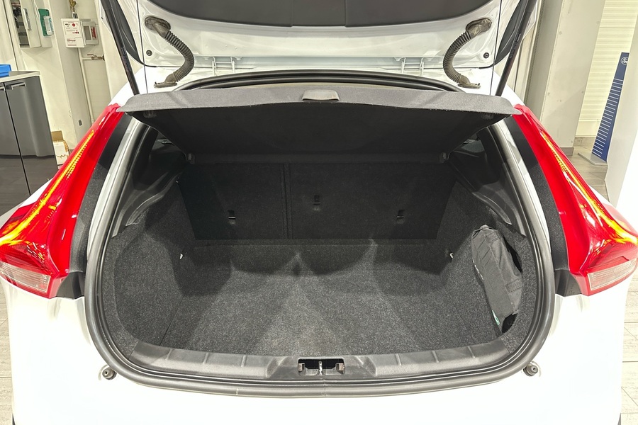 Volvo V40 Cross Country vaihtoauto