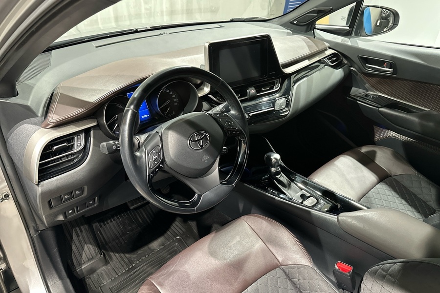 Toyota C-HR vaihtoauto