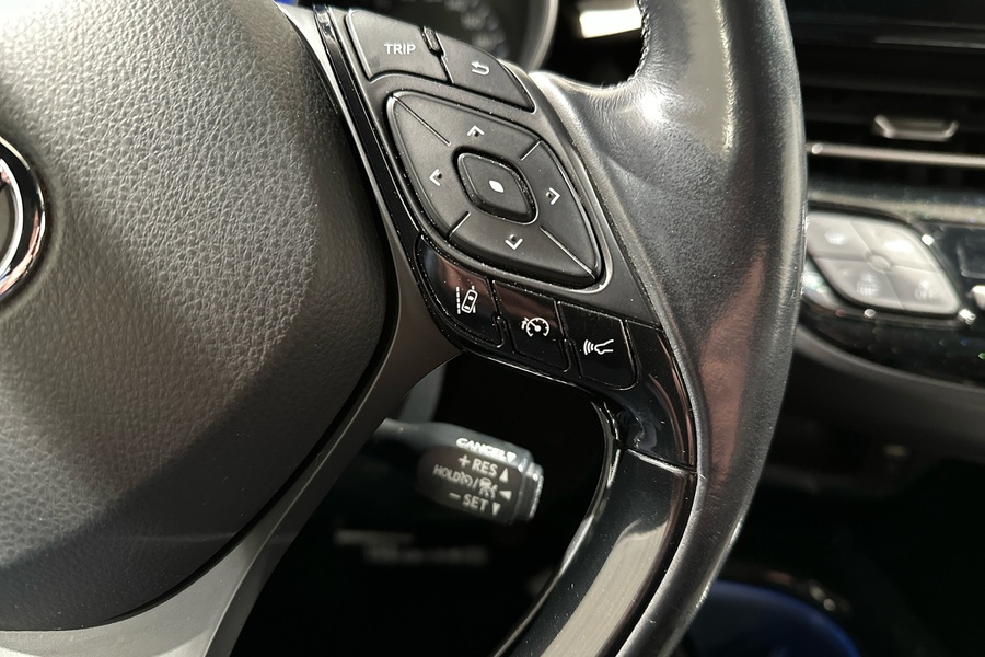 Toyota C-HR vaihtoauto