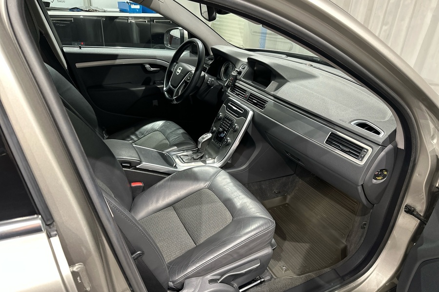 Volvo V70 vaihtoauto