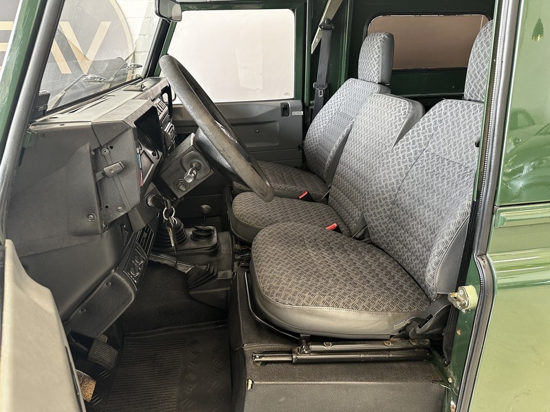 Land Rover Defender vaihtoauto