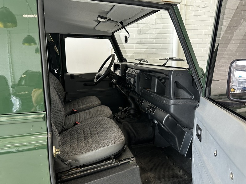 Land Rover Defender vaihtoauto