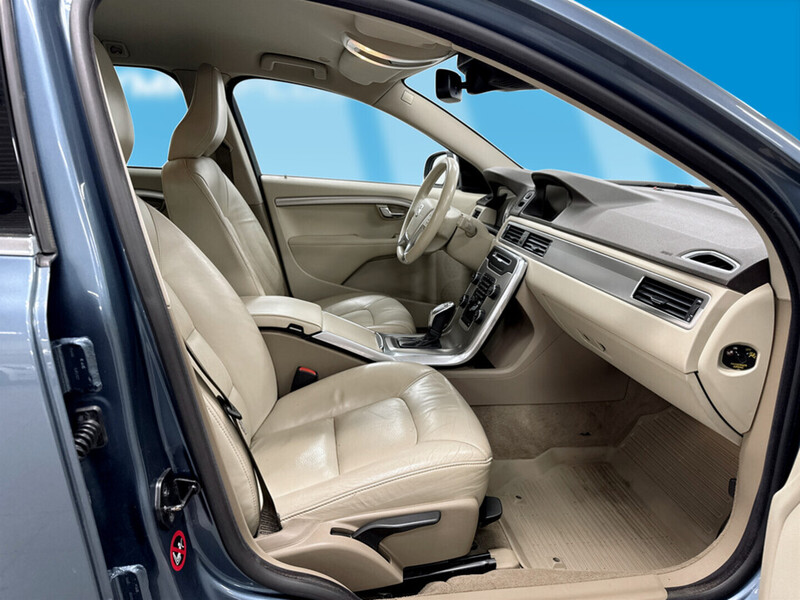 Volvo V70 vaihtoauto