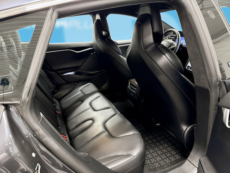 Tesla Model S vaihtoauto