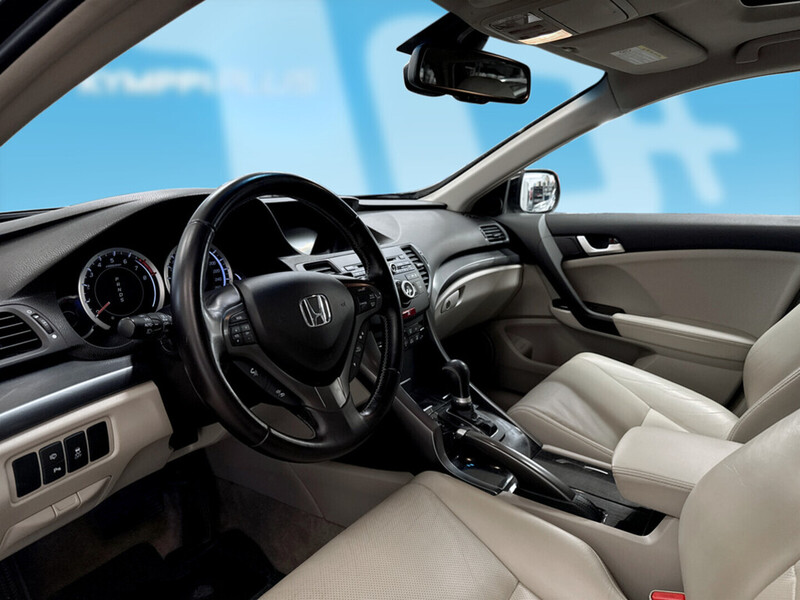 Honda Accord vaihtoauto