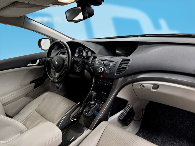 Honda Accord vaihtoauto