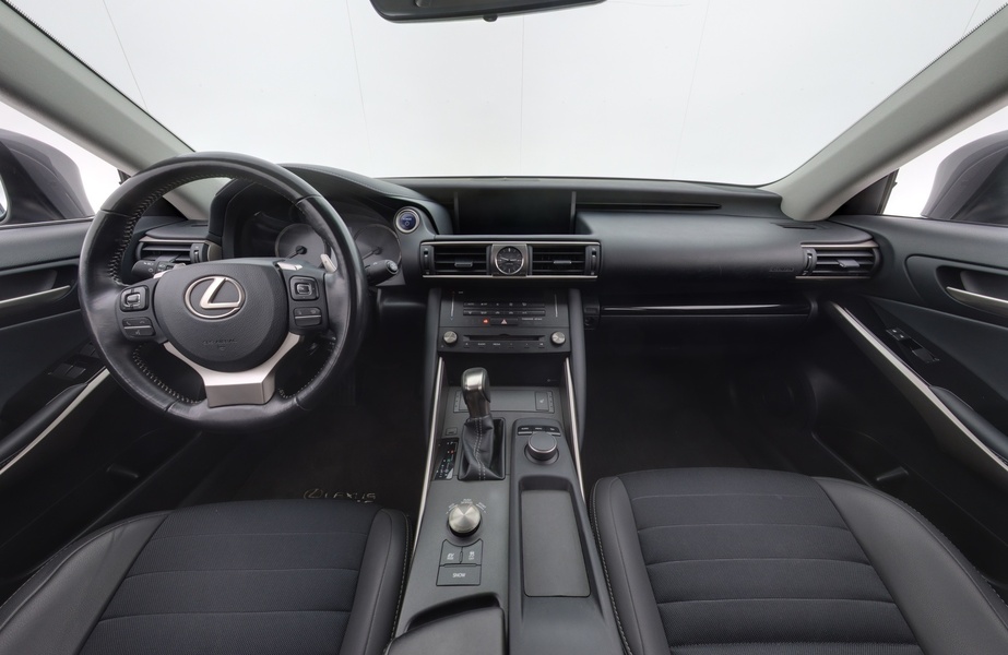 Lexus IS vaihtoauto