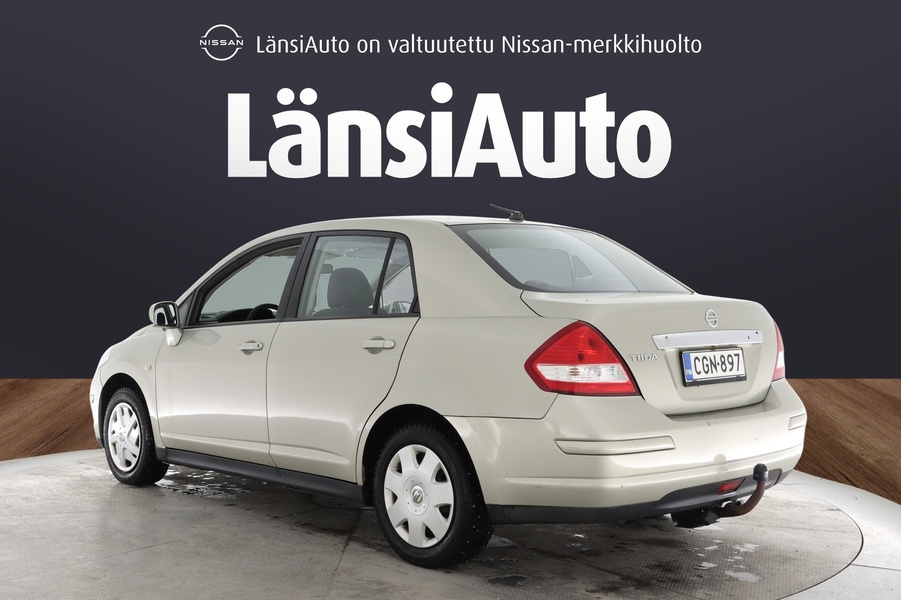 Nissan Tiida vaihtoauto