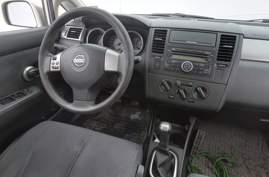 Nissan Tiida vaihtoauto