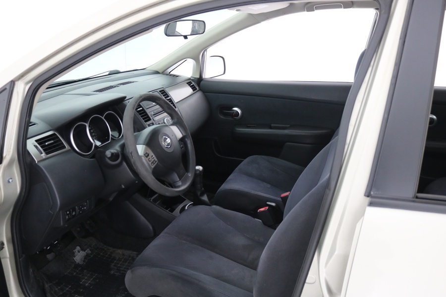 Nissan Tiida vaihtoauto