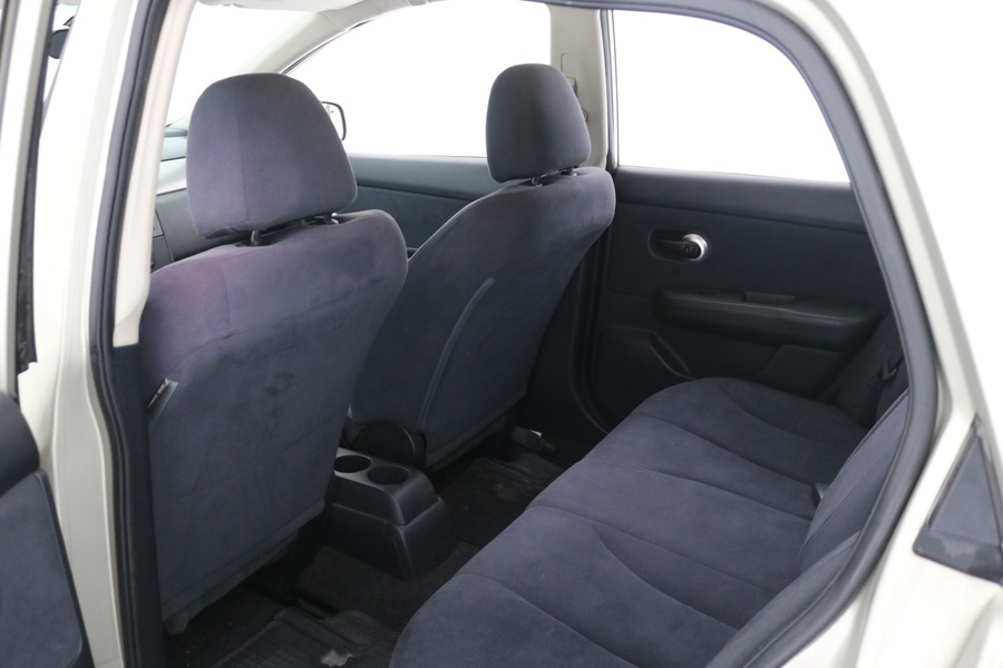 Nissan Tiida vaihtoauto