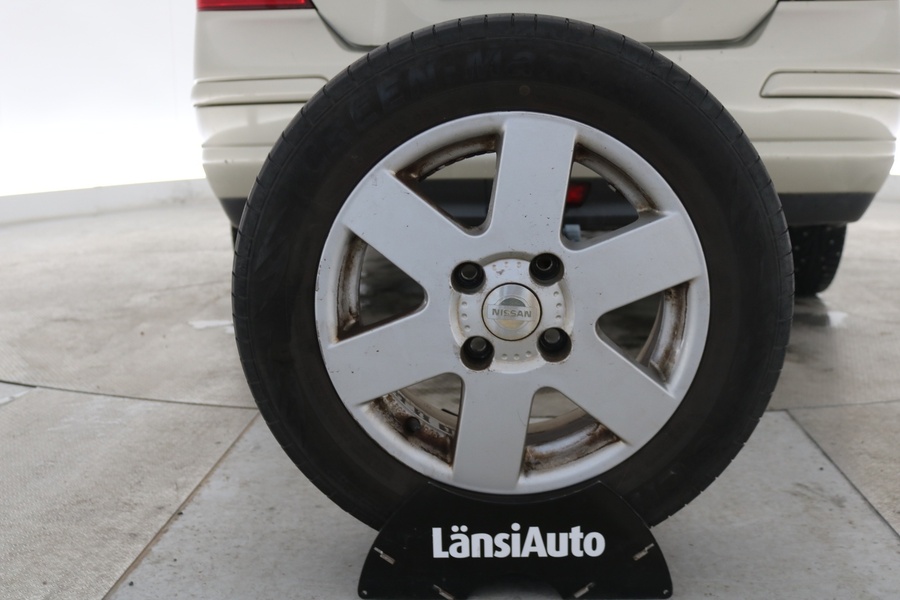 Nissan Tiida vaihtoauto