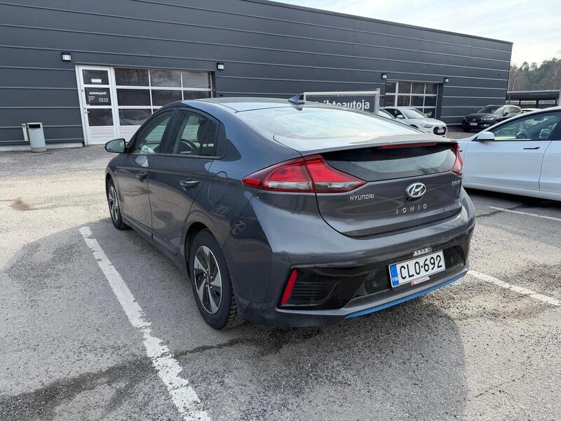 Hyundai IONIQ hybrid vaihtoauto