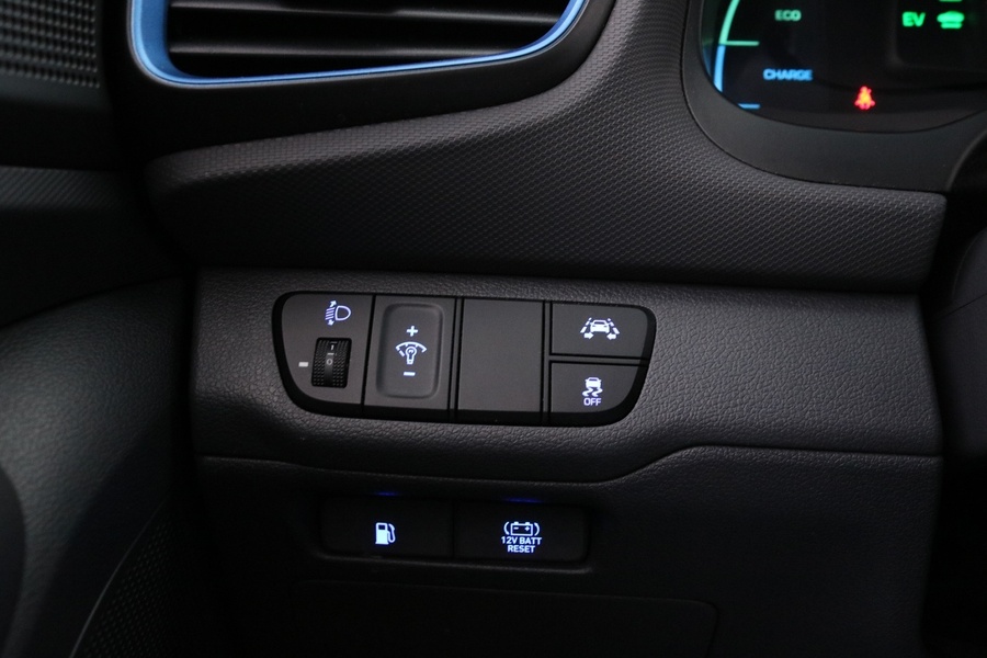 Hyundai IONIQ hybrid vaihtoauto