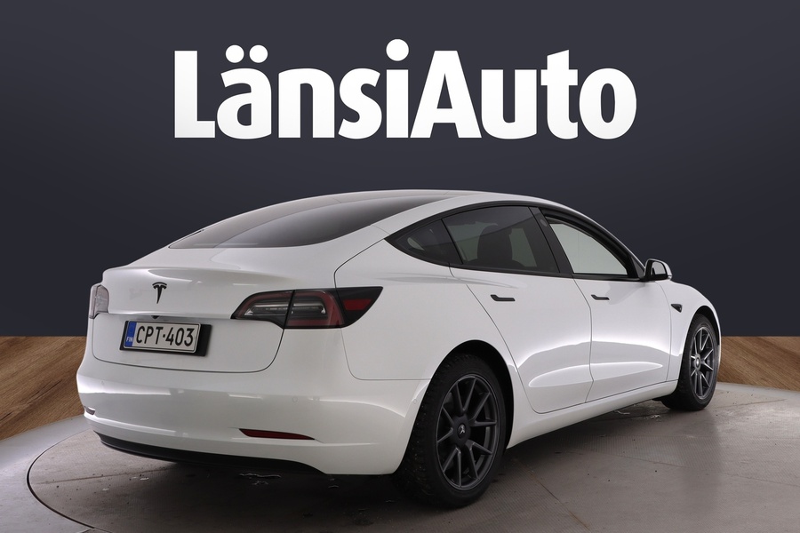 Tesla Model 3 vaihtoauto