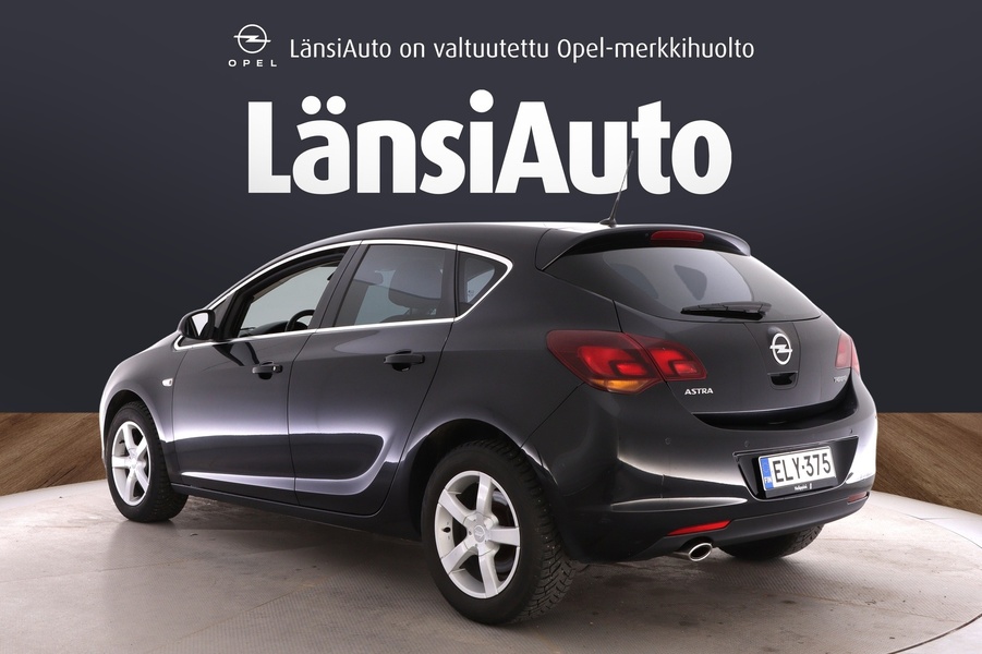 Opel Astra vaihtoauto