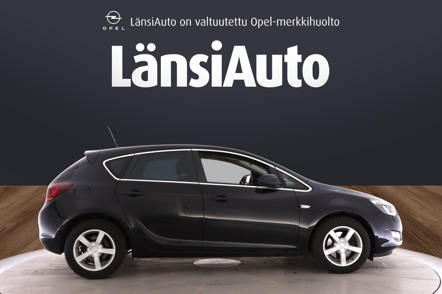 Opel Astra vaihtoauto
