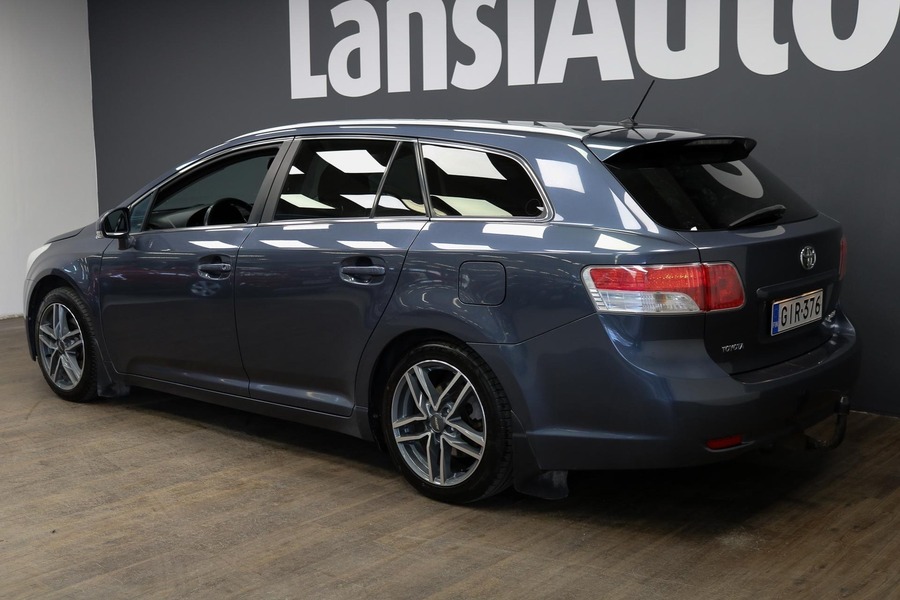 Toyota Avensis vaihtoauto