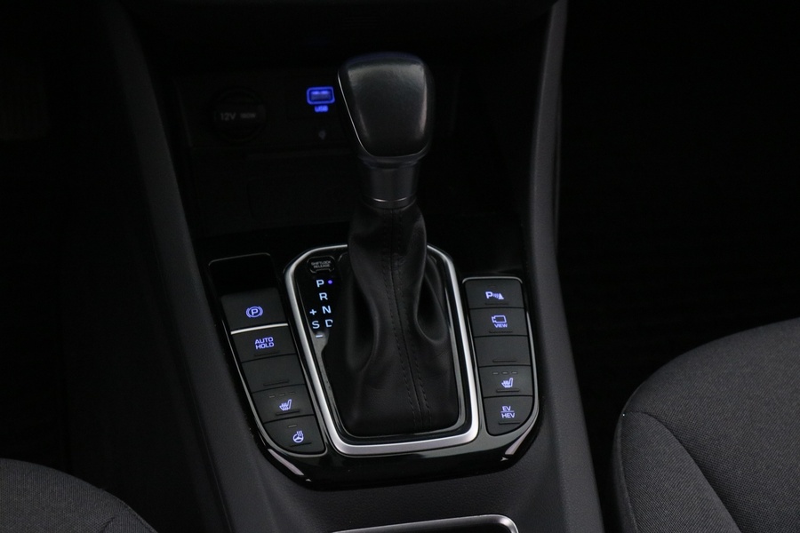 Hyundai IONIQ plug-in vaihtoauto