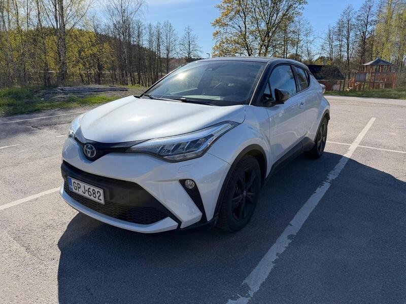Toyota C-HR vaihtoauto