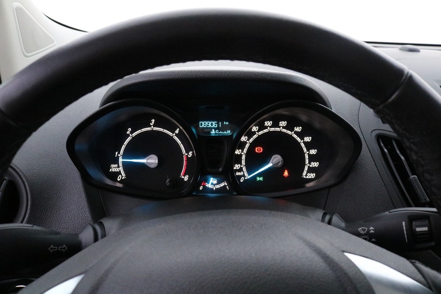 Ford Transit Courier vaihtoauto