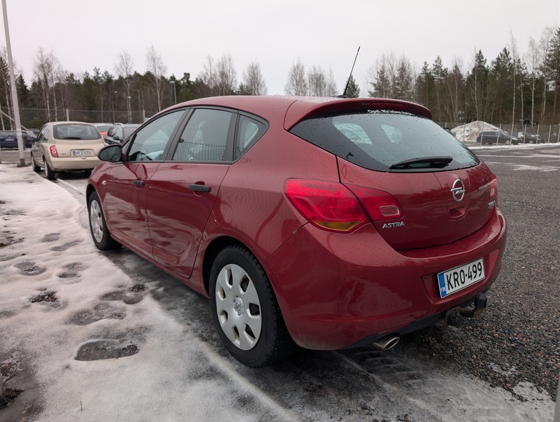 Opel Astra vaihtoauto