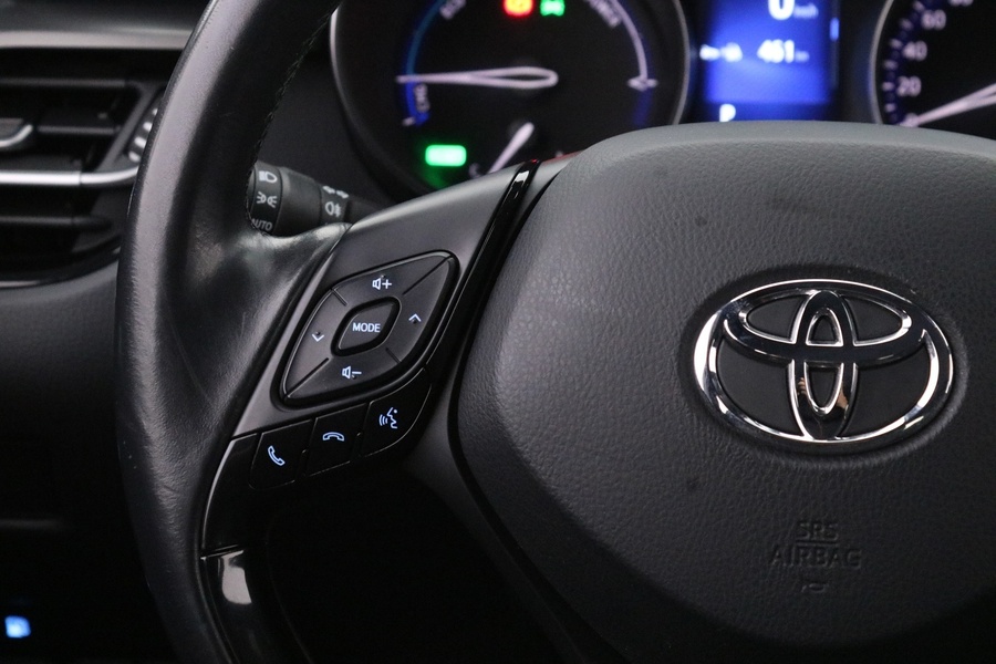 Toyota C-HR vaihtoauto