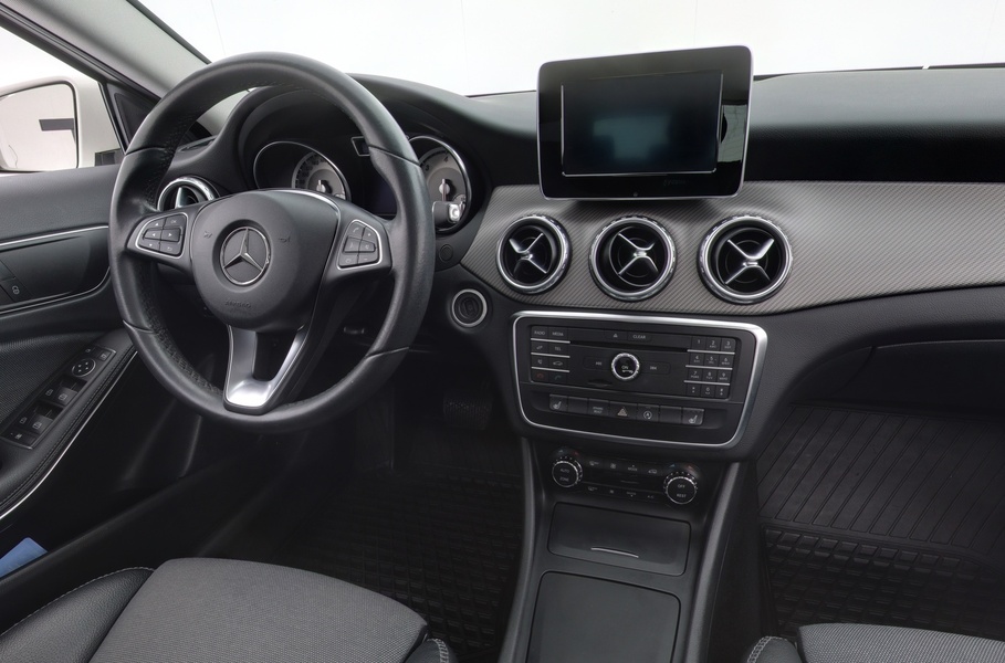 Mercedes-Benz GLA vaihtoauto