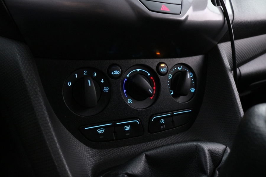 Ford Transit Connect vaihtoauto